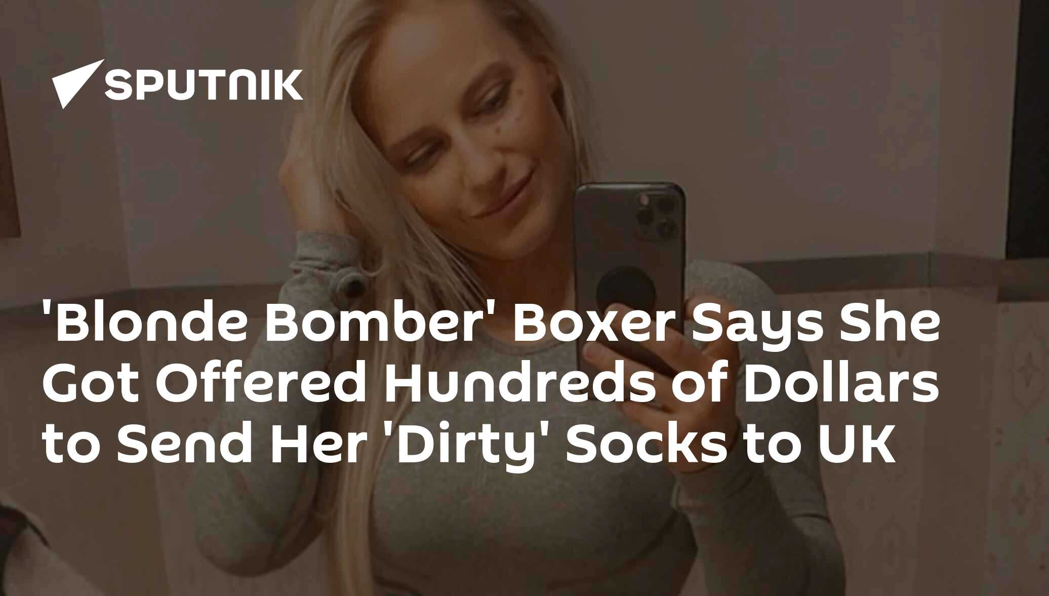 'Blonde Bomber' Boxer Says She Got Offered Hundreds of Dollars to Send