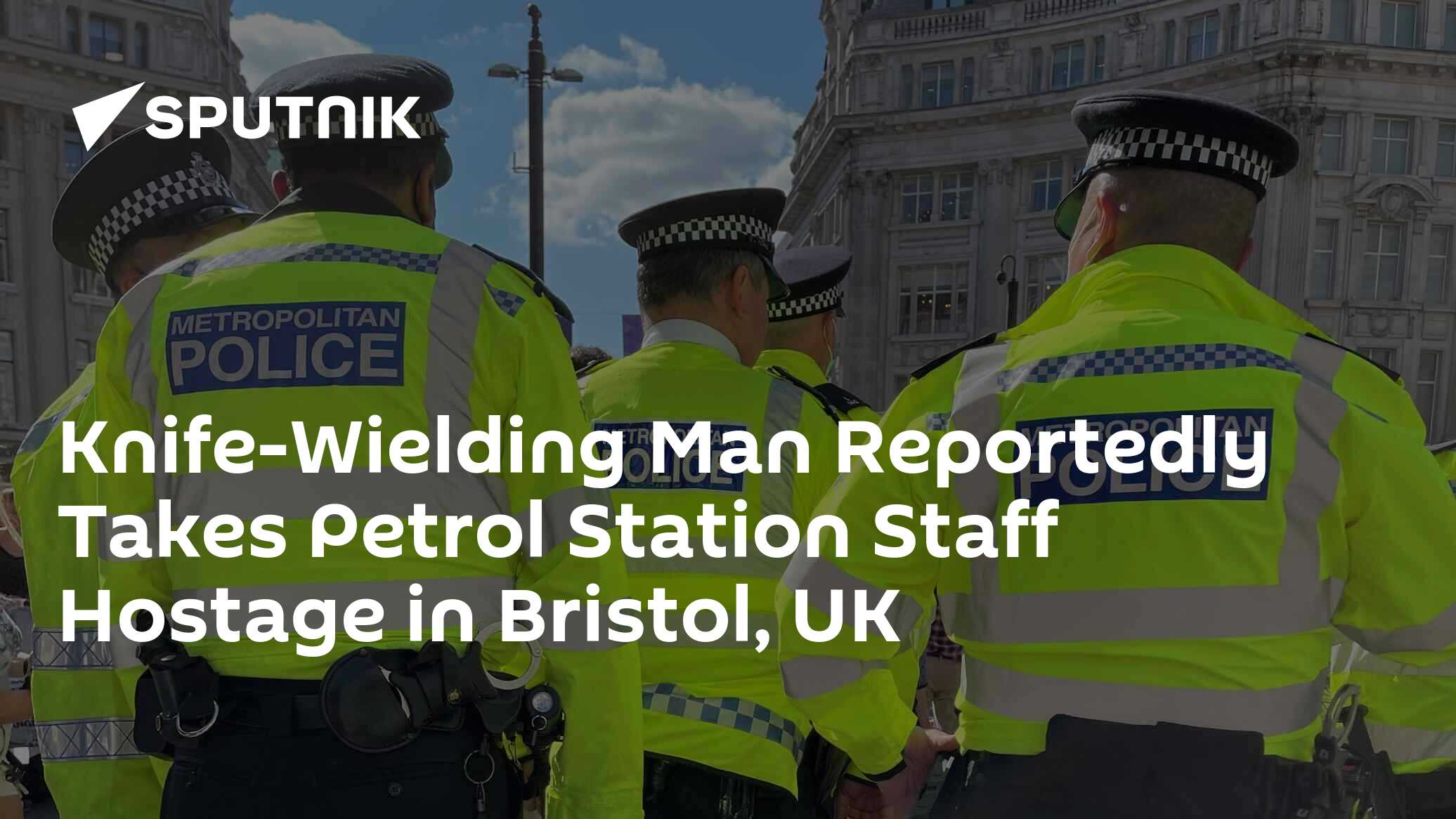 KnifeWielding Man Reportedly Takes Petrol Station Staff Hostage in
