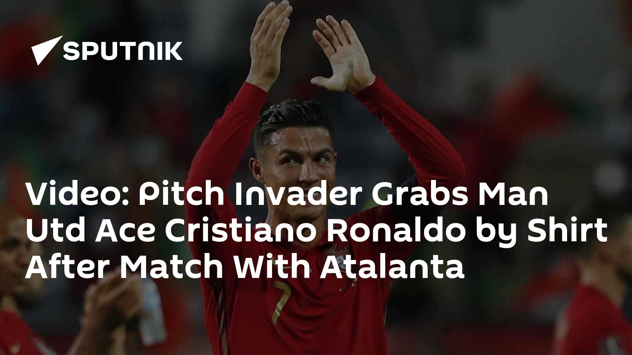 Cristiano Ronaldo grabbed by pitch invader after Manchester United's  comeback win over Atalanta, Football