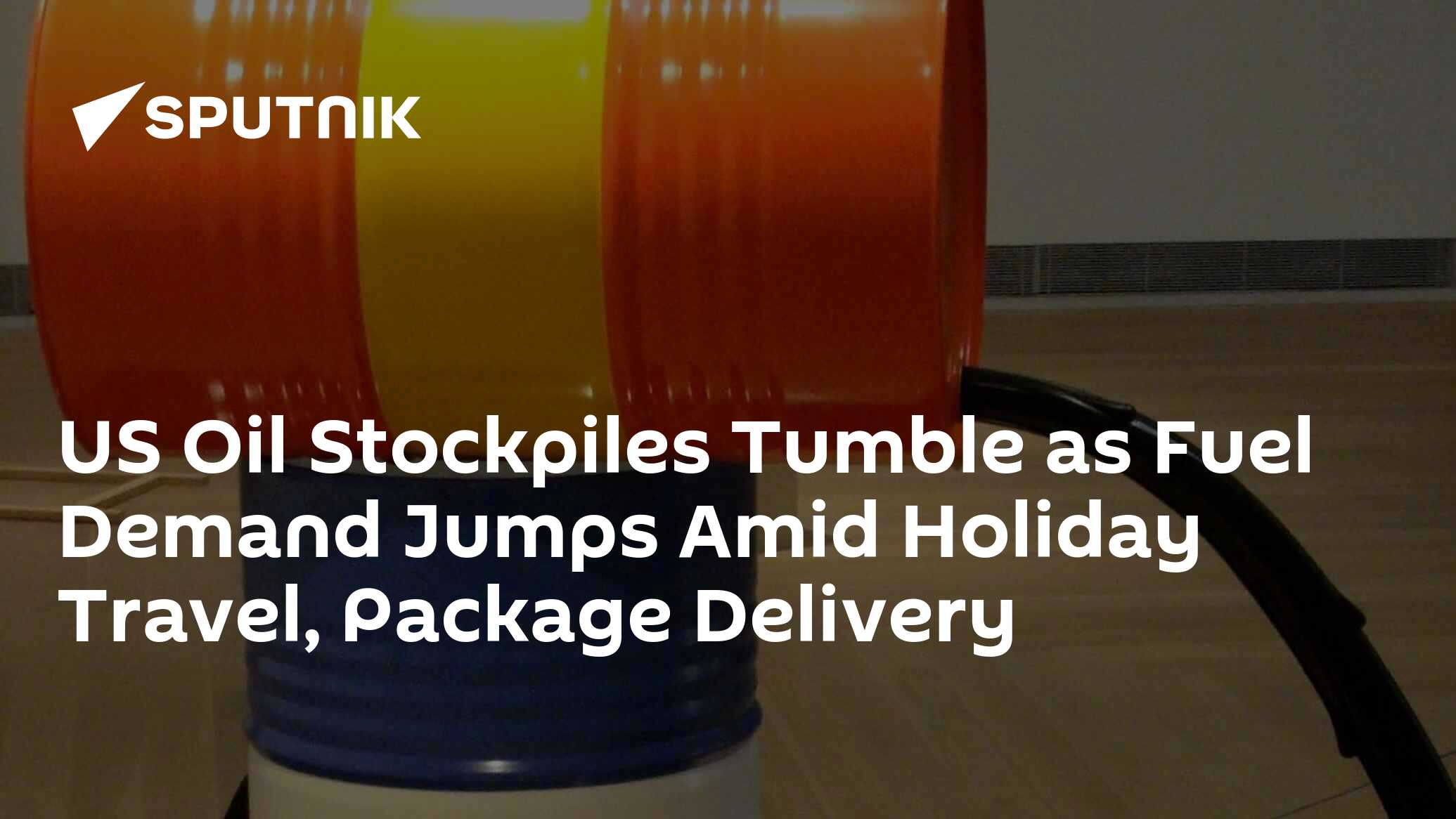 US Oil Stockpiles Tumble as Fuel Demand Jumps Amid Holiday Travel