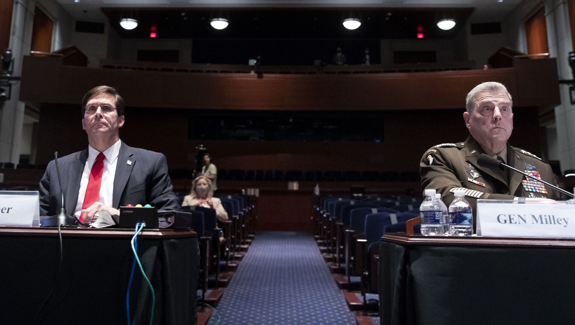 Defense Secretary Mark Esper, left, and Chairman of the Joint Chiefs of Staff Gen. Mark Milley appear during a House Armed Services Committee hearing on Thursday, 9 July 2020 - Sputnik International, 1920, 01.07.2021