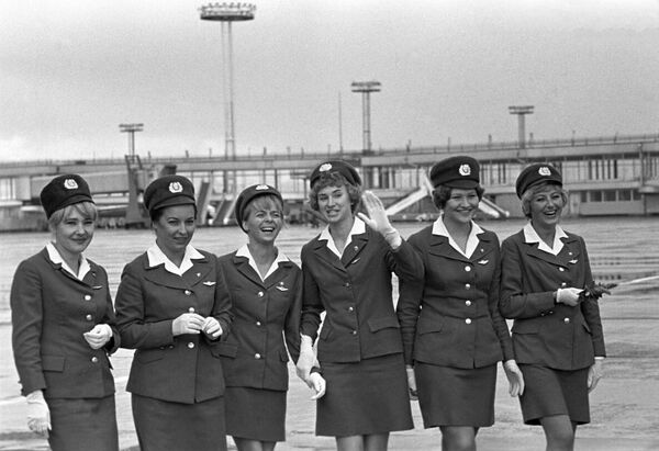 The Sky is the Limit! Stunning Vintage Flight Attendants That Make Airlines Look Like Heaven - Sputnik International