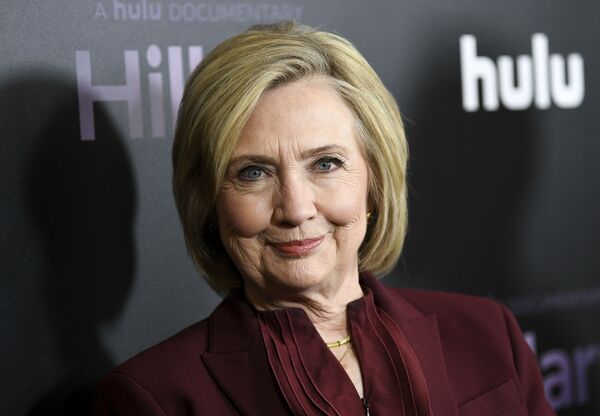 Mysterious Hillary Emailgate Whistleblower & FBI's Apparent Decades-Long Cover-Up Ploy Mysterious Hillary Emailgate Whistleblower & FBI's Apparent Decades-Long Cover-Up Ploy - Sputnik International