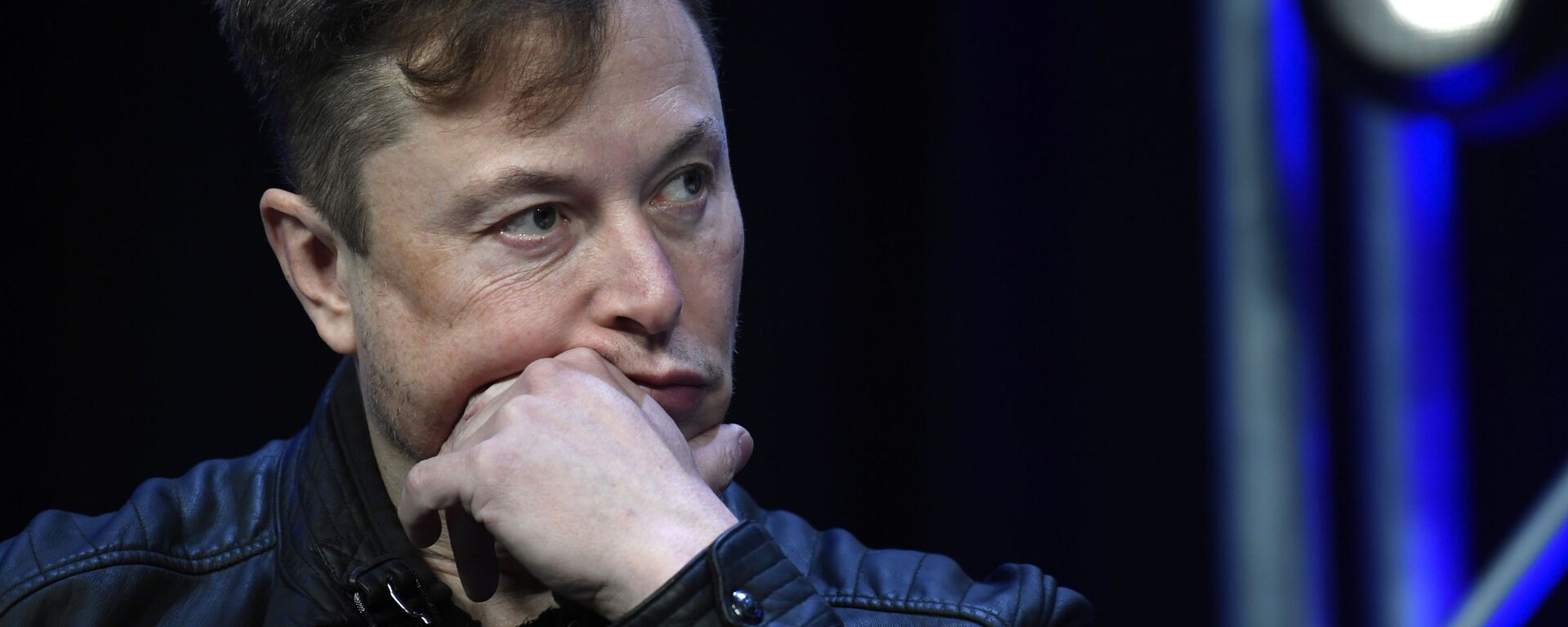 Tesla and SpaceX Chief Executive Officer Elon Musk listens to a question as he speaks at the SATELLITE Conference and Exhibition in Washington, Monday, 9 March 2020. - Sputnik International, 1920, 26.03.2021