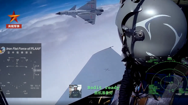 J-10 dogfight with pilots communicating in English - Sputnik International