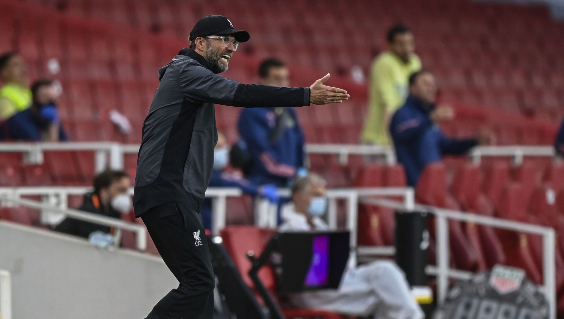 Liverpool's manager Jurgen Klopp gestures during the English Premier League soccer match between Arsenal and Liverpool at the Emirates Stadium in London, England, Wednesday, July 15, 2020. - Sputnik International, 1920, 20.02.2021
