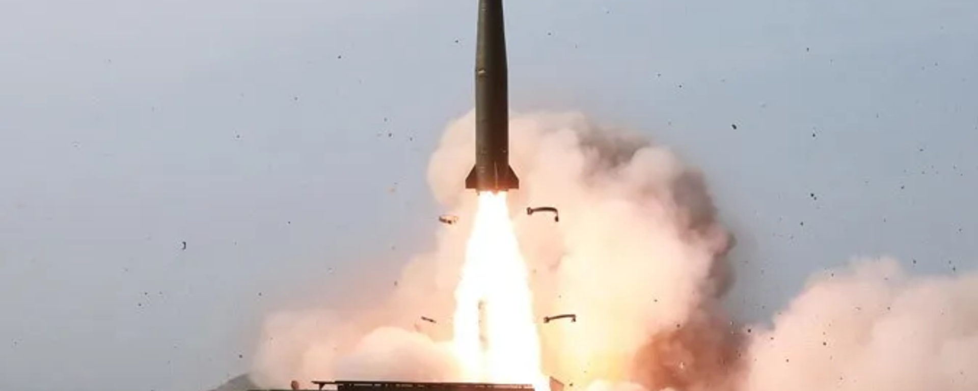 The Korean People's Army's KN-23 short-range ballistic missile, with a range of 690 kilometers - Sputnik International, 1920, 07.11.2022