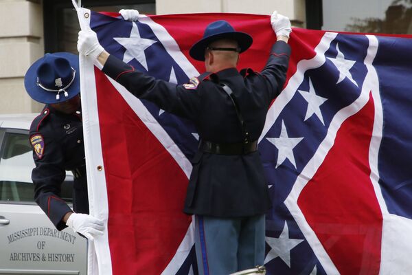 Pentagon Effectively Bans Confederate Flag From Military Bases Pentagon Effectively Bans Confederate Flag From Military Bases - Sputnik International