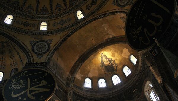 A mosaic of The Virgin and the Child is seen on the dome of Hagia Sophia - Sputnik International