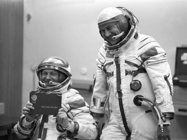 NASA Astronauts Were Shocked by WC on Soviet Soyuz Spaceship, Former Cosmonaut Says NASA Astronauts Were Shocked by WC on Soviet Soyuz Spaceship, Former Cosmonaut Says - Sputnik International