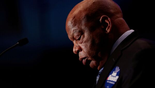 Congressman John Lewis addresses supporters of Democrat Jon Ossoff as they wait for the poll numbers to come in for Georgia's 6th Congressional District special election in Atlanta, Georgia, U.S., June 20, 2017 - Sputnik International