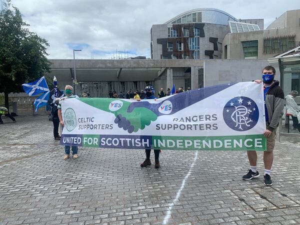 Scottish Independence Movement Holds Rally in Front of Parliament in Edinburgh - Photos Scottish Independence Movement Holds Rally in Front of Parliament in Edinburgh - Photos - Sputnik International