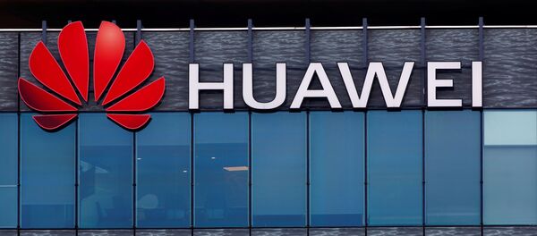 A view shows a Huawei logo at Huawei Technologies France headquarters in Boulogne-Billancourt near Paris, France, July 15, 2020 - Sputnik International