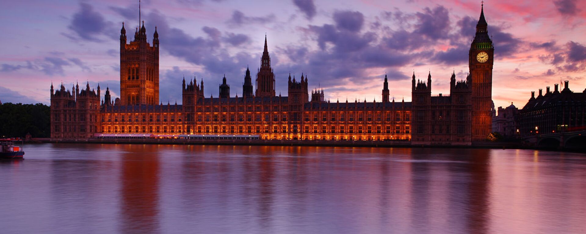 Houses of Parliament at dusk, London, UK - Sputnik International, 1920, 04.10.2023