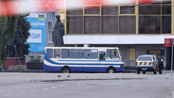 A view shows a passenger bus, which was seized by an unidentified person in the city of Lutsk, Ukraine July 21, 2020 - Sputnik International