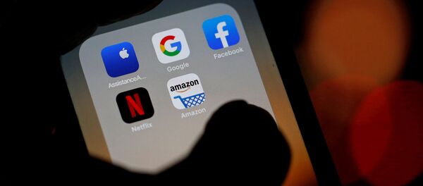 The logos of mobile apps, Google, Amazon, Facebook, Apple and Netflix, are displayed on a screen in this illustration picture taken 3 December 2019. - Sputnik International