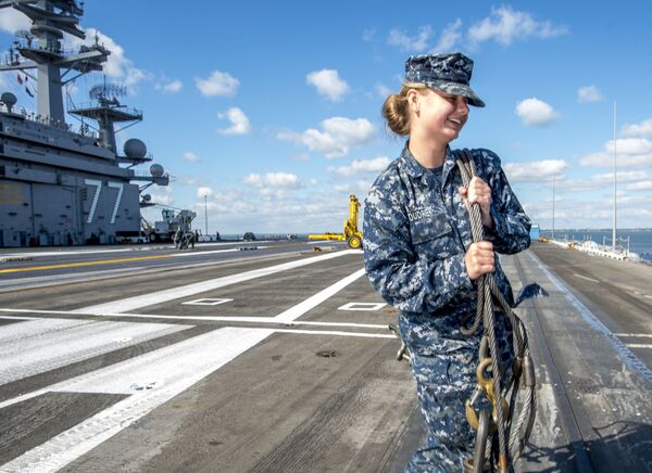 ‘F**k Trump!’: US Naval Officer Under Military Probe After Confronting Pro-Trump Protesters - Video - Sputnik International