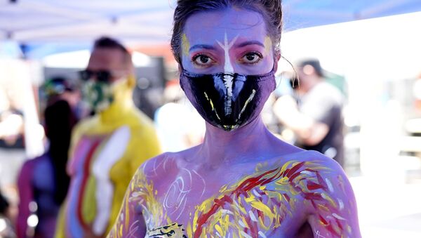 Luisa Models gets her body painted during the 7th annual NYC Bodypainting Day in Times Square 24 July 2020.  - Sputnik International