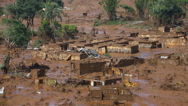 The Bento Rodrigues district, which was inundated with toxic mud after the dam burst in 2015 - Sputnik International