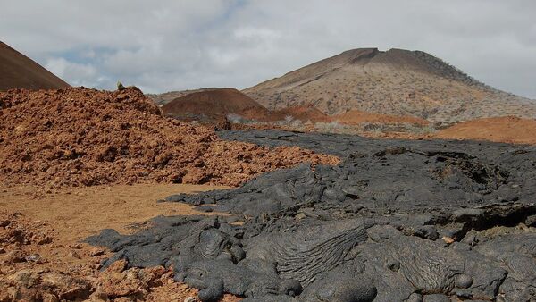 Volcanic Cones and Lava Flows in Galapagos Islands - Sputnik International