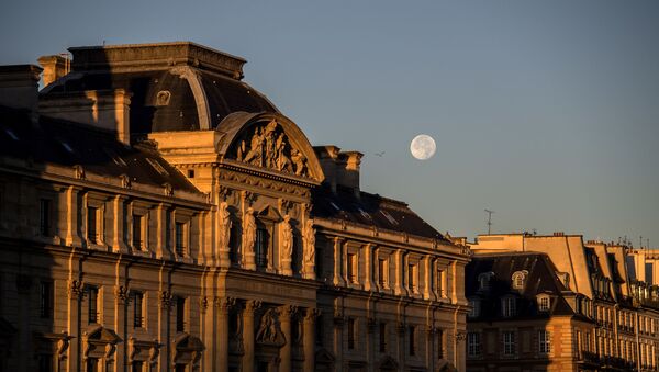 Full Moon Over The Cour de Cassation of Paris - Sputnik International