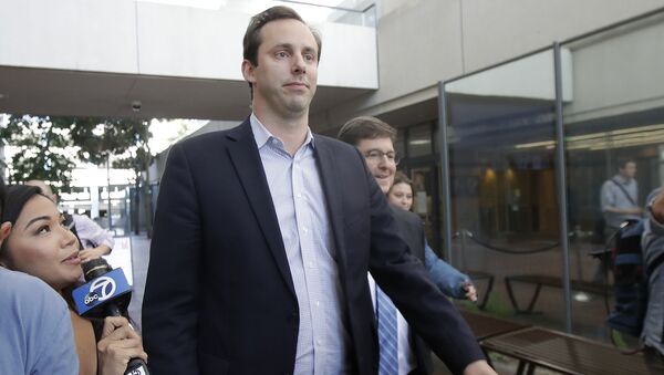 In this Aug. 27, 2019, file photo former Waymo employee Anthony Levandowski, center, leaves a federal courthouse in San Jose, Calif. - Sputnik International