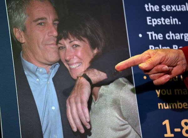 Pics Emerge Showing Prince Andrew, Bill Clinton Next to Epstein’s Late ‘Complicit’ Maid Pics Emerge Showing Prince Andrew, Bill Clinton Next to Epstein’s Late ‘Complicit’ Maid - Sputnik International