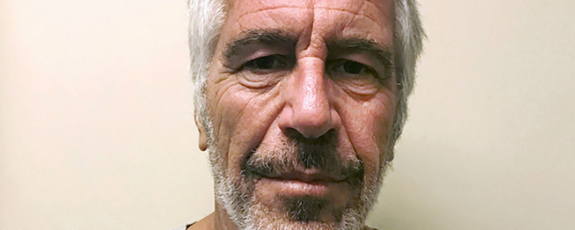 FILE - This March 28, 2017, file photo, provided by the New York State Sex Offender Registry, shows Jeffrey Epstein. British socialite Ghislaine Maxwell was arrested by the FBI on Thursday, July 2, 2020, on charges she helped procure underage sex partners for the financier - Sputnik International, 1920, 11.06.2022