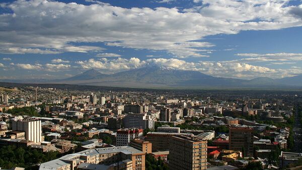 A view of Yerevan from the Mother Armenia monument - Sputnik International