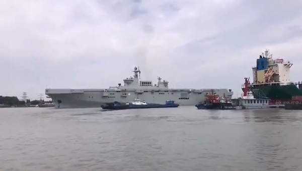 China's Type 075 landing helicopter dock (LHD) sets sail for the first time on August 5, 2020 - Sputnik International
