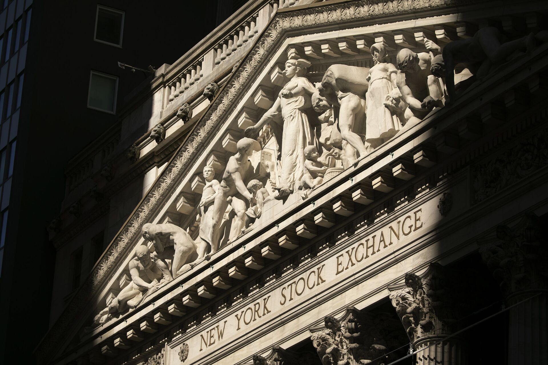 The New York Stock Exchange is shown, Tuesday, July 21, 2020. - Sputnik International, 1920, 07.10.2021