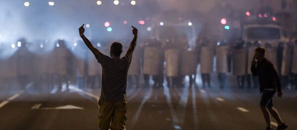 Protesters took to the streets of Minsk on Sunday night after official exit polls projected a landslide victory for the incumbent President Lukashenko. - Sputnik International