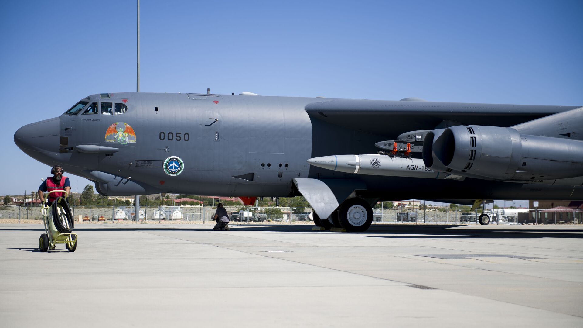 A B-52H Stratofortress assigned to the 419th Flight Test Squadron is undergoes pre-flight procedures at Edwards Air Force Base, California, Aug. 8. The aircraft conducted a captive-carry flight test of the AGM-183A Air-launched Rapid Response Weapon Instrumented Measurement Vehicle 2 at the Point Mugu Sea Range off the Southern California coast. - Sputnik International, 1920, 08.03.2022