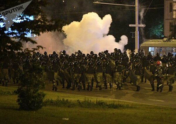 Belarus Interior Ministry Says Over 350 People Detained at Sunday's Unsanctioned Protests Belarus Interior Ministry Says Over 350 People Detained at Sunday's Unsanctioned Protests - Sputnik International