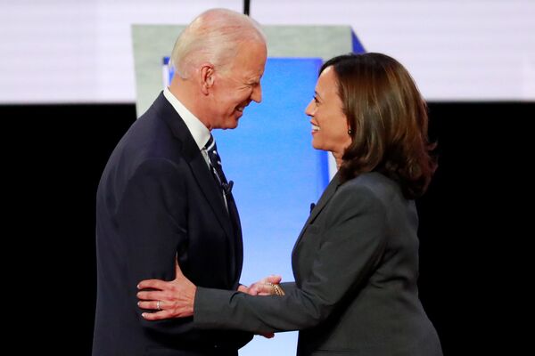 Five Times Biden's Running Mate Kamala Harris Clashed With Former Vice President Five Times Biden's Running Mate Kamala Harris Clashed With Former Vice President - Sputnik International