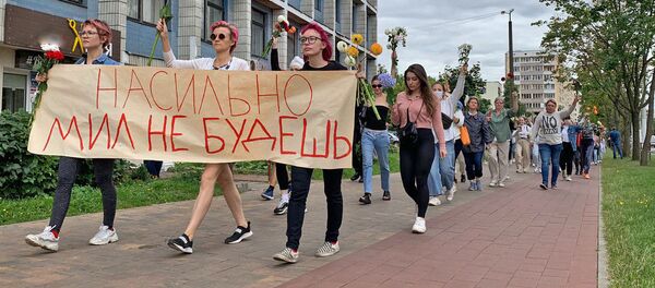 Belarusian Women Hold Peaceful Rally Against Police Violence - Sputnik International
