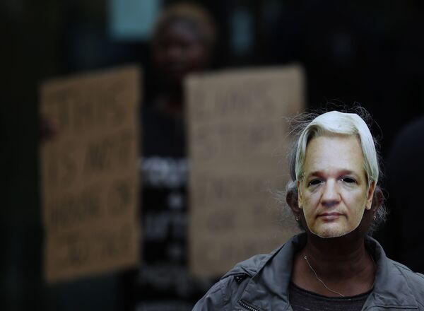 Assange Will Never Have Chance of Fair Trial in UK, US, Former Ecuadorian Consul Says - Sputnik International