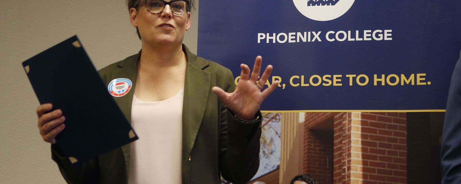 Arizona Secretary of State Katie Hobbs talks about voter registration at Phoenix College on National Voter Registration Day Tuesday, Sept. 24, 2019, in Phoenix. File photo. - Sputnik International, 1920, 14.10.2022