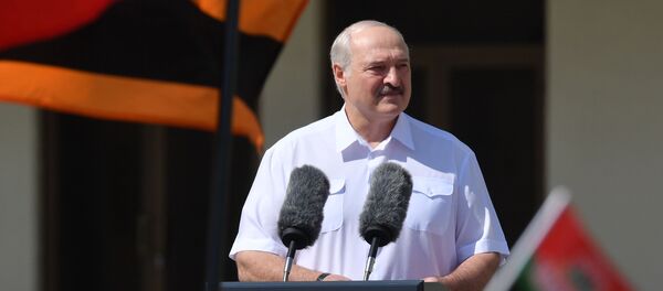 Alexander Lukashenko addresses a rally of supporters in Independece Square in Minsk, Belarus, on Sunday, August 16 Alexander Lukashenko addresses a rally of supporters in Independece Square in Minsk, Belarus, on Sunday, August 16 - Sputnik International