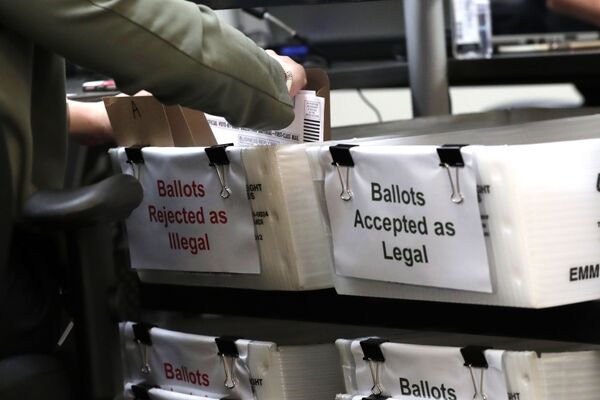 Mail-in Voting Leaves Window for 'Significant Fraud' & 'Logistical Challenges', Observers Say Mail-in Voting Leaves Window for 'Significant Fraud' & 'Logistical Challenges', Observers Say - Sputnik International