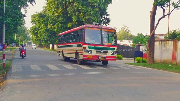 UPSRTC Bus in Bareilly Cantt, Uttar Pradesh - Sputnik International