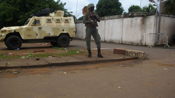 A Malian army soldier outside the private house of president Ibrahim Boubacar Keita in Bamako - Sputnik International