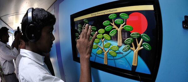 Digital India Mobile Science Exhibition Bus Interior with Visitors Digital India Mobile Science Exhibition Bus Interior with Visitors - Sputnik International