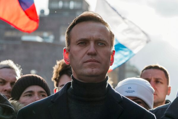 Traces of Poison Were Found on Navalny's Skin, Bottle He Drank From, German Media Claims Traces of Poison Were Found on Navalny's Skin, Bottle He Drank From, German Media Claims - Sputnik International