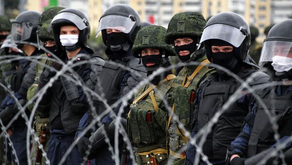 Law enforcement officers in Minsk - Sputnik International