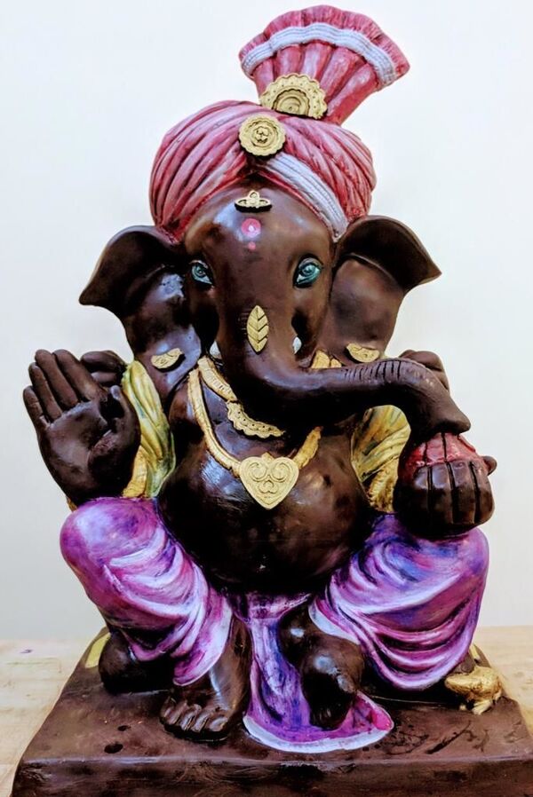 What's Godlier Than Feeding Hungry Kids, Says Mumbai Baker Who Sculpts Chocolate Into Ganesh Idols - Sputnik International