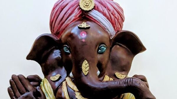 Idols of Lord Ganesha crafted from chocolate. - Sputnik International