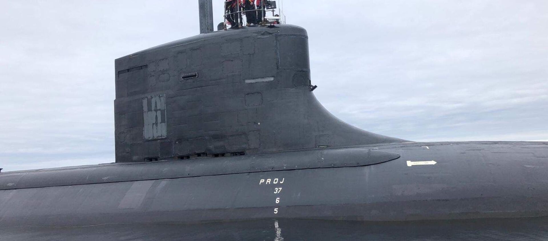 The Seawolf-class fast attack submarine USS Seawolf (SSN 21) conducts a brief stop for personnel in the Norwegian Sea off the coast of Tromso, Norway, 21 August 2020. - Sputnik International, 1920, 23.04.2021