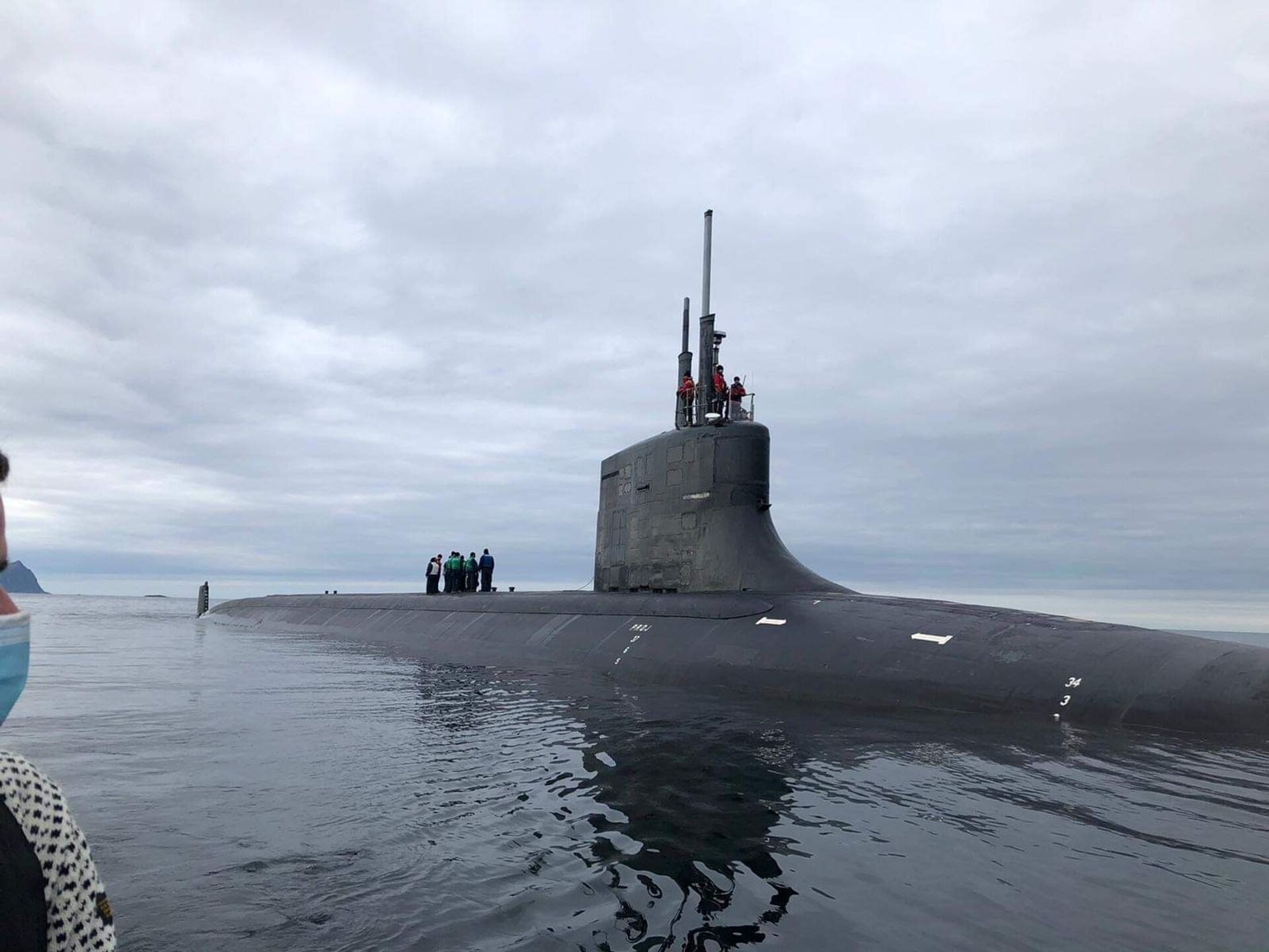 The Seawolf-class fast attack submarine USS Seawolf (SSN 21) conducts a brief stop for personnel in the Norwegian Sea off the coast of Tromso, Norway, Aug. 21, 2020. - Sputnik International, 1920, 20.09.2021