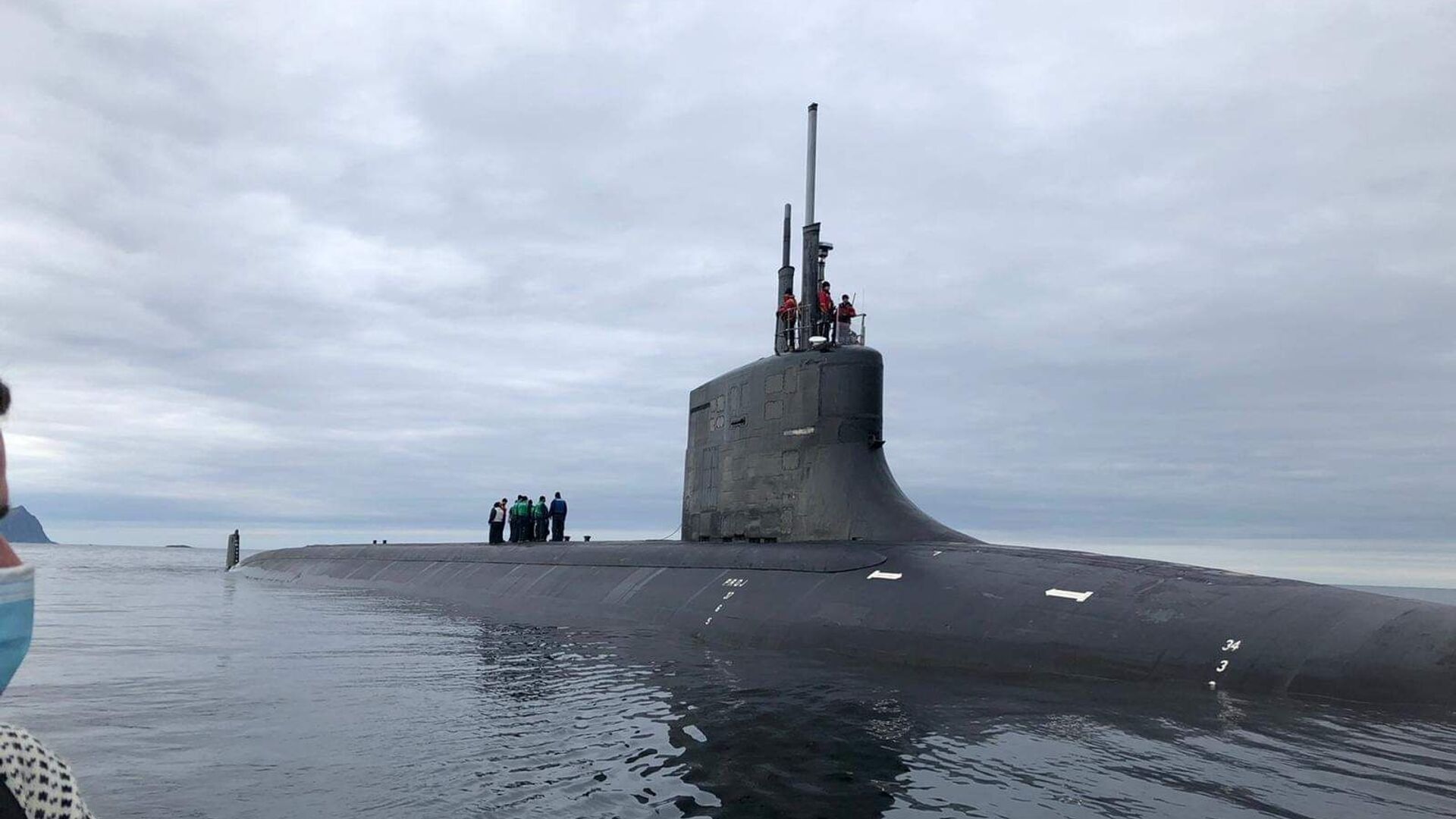 The Seawolf-class fast attack submarine USS Seawolf (SSN 21) conducts a brief stop for personnel in the Norwegian Sea off the coast of Tromso, Norway, Aug. 21, 2020. - Sputnik International, 1920, 11.05.2021